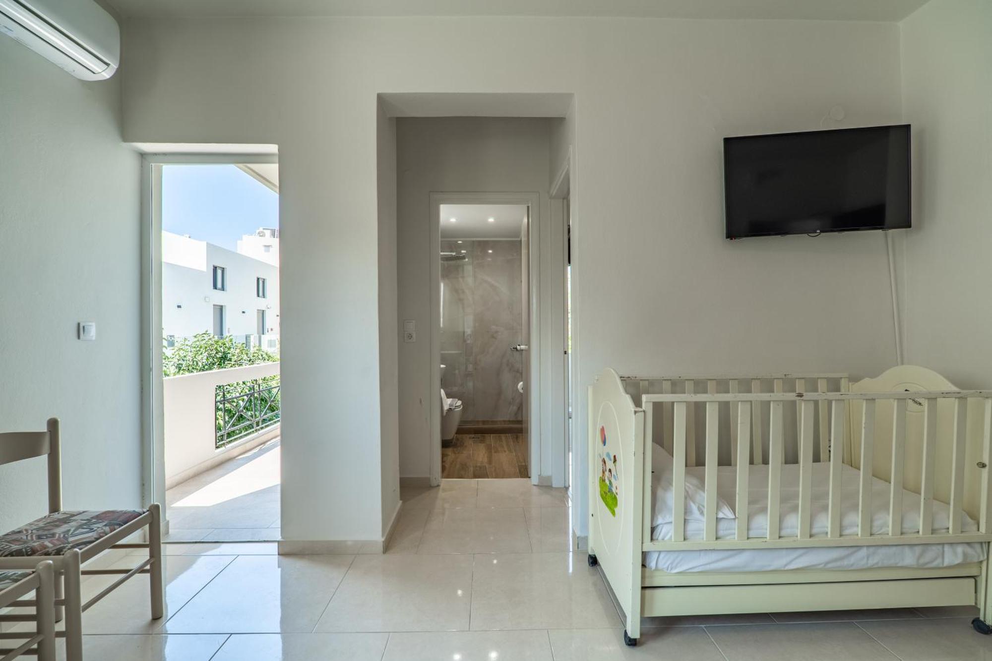 Manos Beachside Apartments Agia Marina 部屋 写真