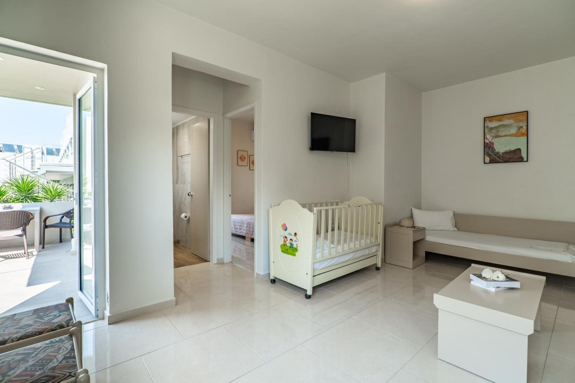 Manos Beachside Apartments Agia Marina 部屋 写真