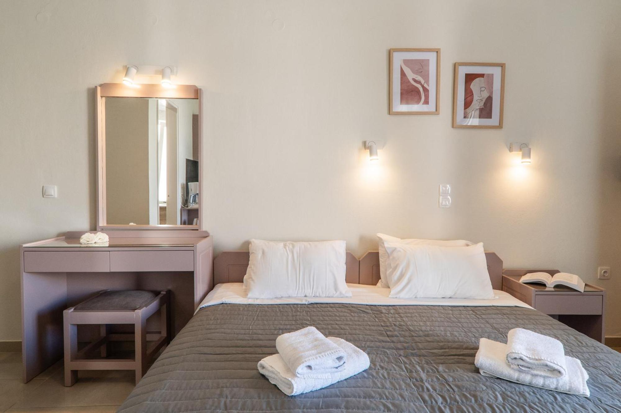 Manos Beachside Apartments Agia Marina 部屋 写真